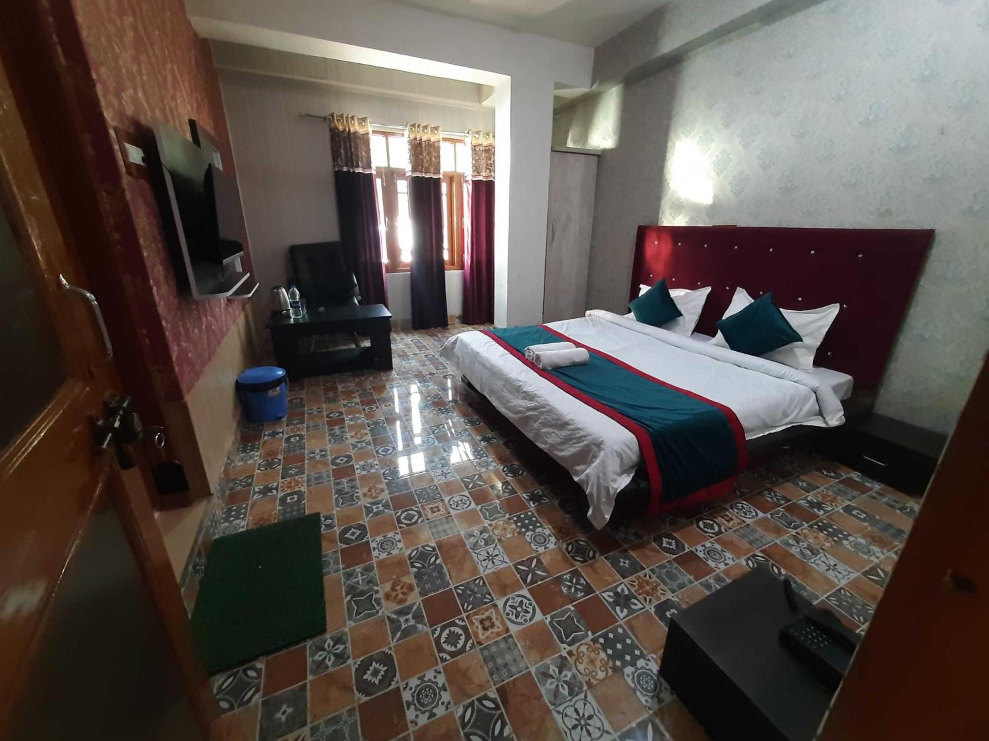 Hotel O Graceland Srīnagar Dış mekan fotoğraf